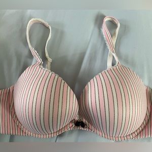 Victoria’s Secret body by Victoria push-up bra in size 38C